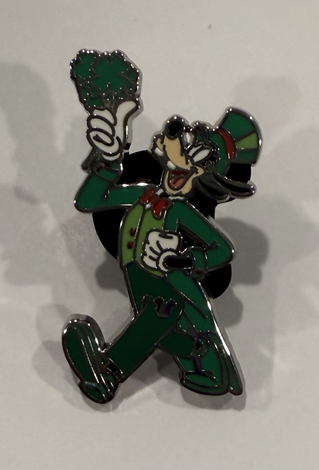 DISNEYLAND HIDDEN MICKEY - Goofy Seasons - St Patrick's Day