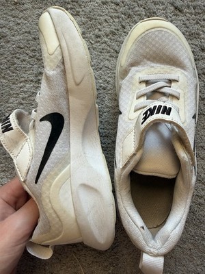 Nike Schuhe Gr 31,5