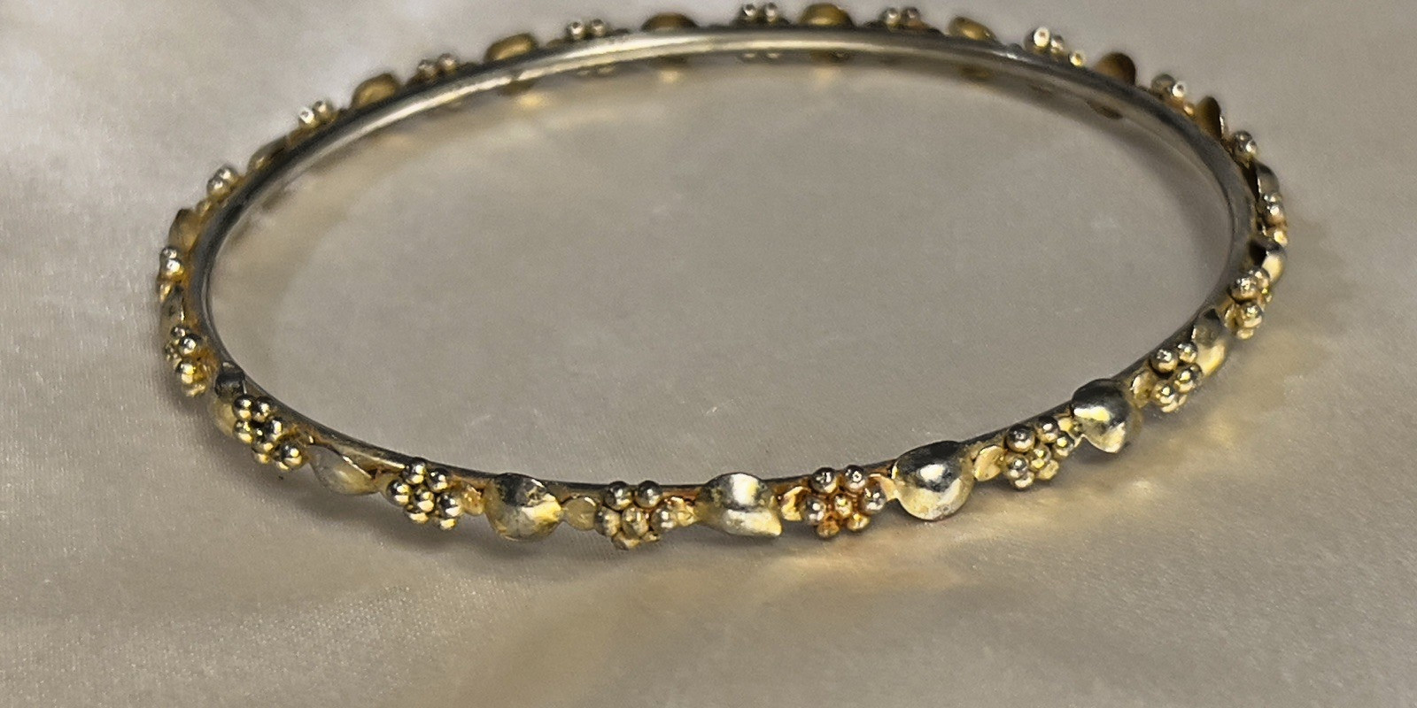 Vintage Gold Tone Floral Bangle Bracelet – 2.5” Diameter