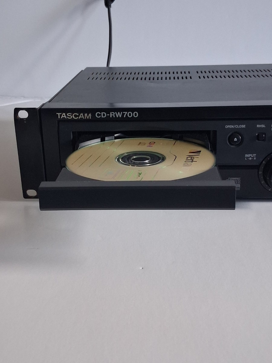 TASCAM CD-RW700 Rackmount CD Recorder Black 2003 CD-DA CD-R CD-RW