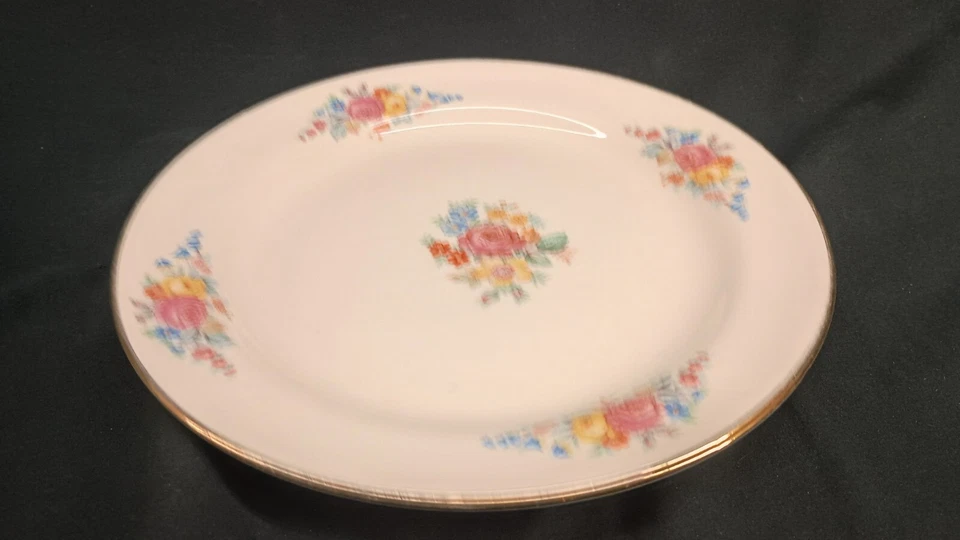 Vintage Cunningham Pickett 22K Gold Trimmed Bouquet Nautilus Dinner Plate 9.25in - Image 3 of 4