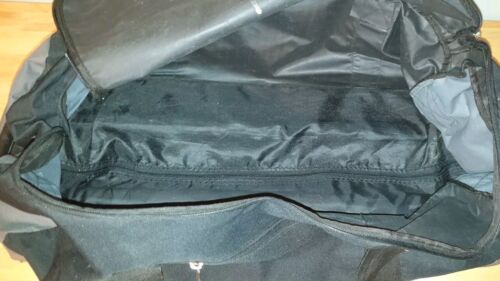 IT Luggage Wheeled Pull Along Duffle Bag Black/Grey 70x31x25cm - Picture 6 of 7