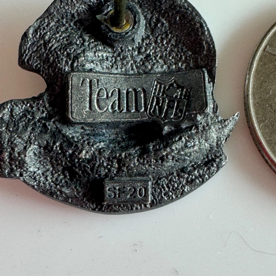 Винтажная оловянная булавка на лацкан футбольного шлема NFL New Orleans Saints - Изображение 4 из 4