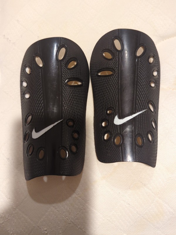 Girls Shin Guards Soccer Black Nike Medium