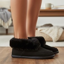 Minnetonka Suede Real Sheepskin Slipper Boots Womens 10 Black Fur Lining