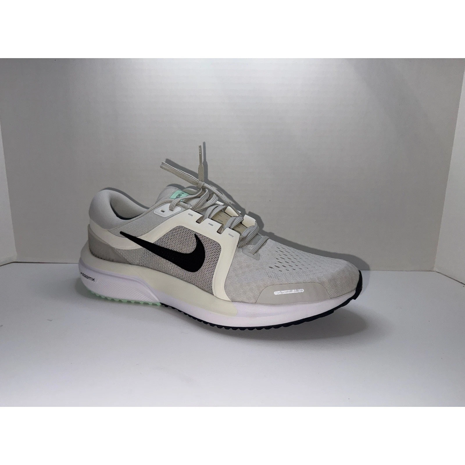 Nike Air Zoom Vomero 16 Light Bone Black Sail DA7245 006 Running Shoes Mens 11.5
Opens in a new wind