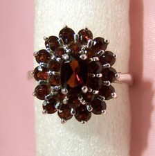  NEW Gorgeous GARNET Ring set in Sterling w/ Graduated Mounting Oval Cocktail