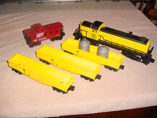 Lionel Alco RS-3 Heavy Duty Construction Train with 4 Freight Cars