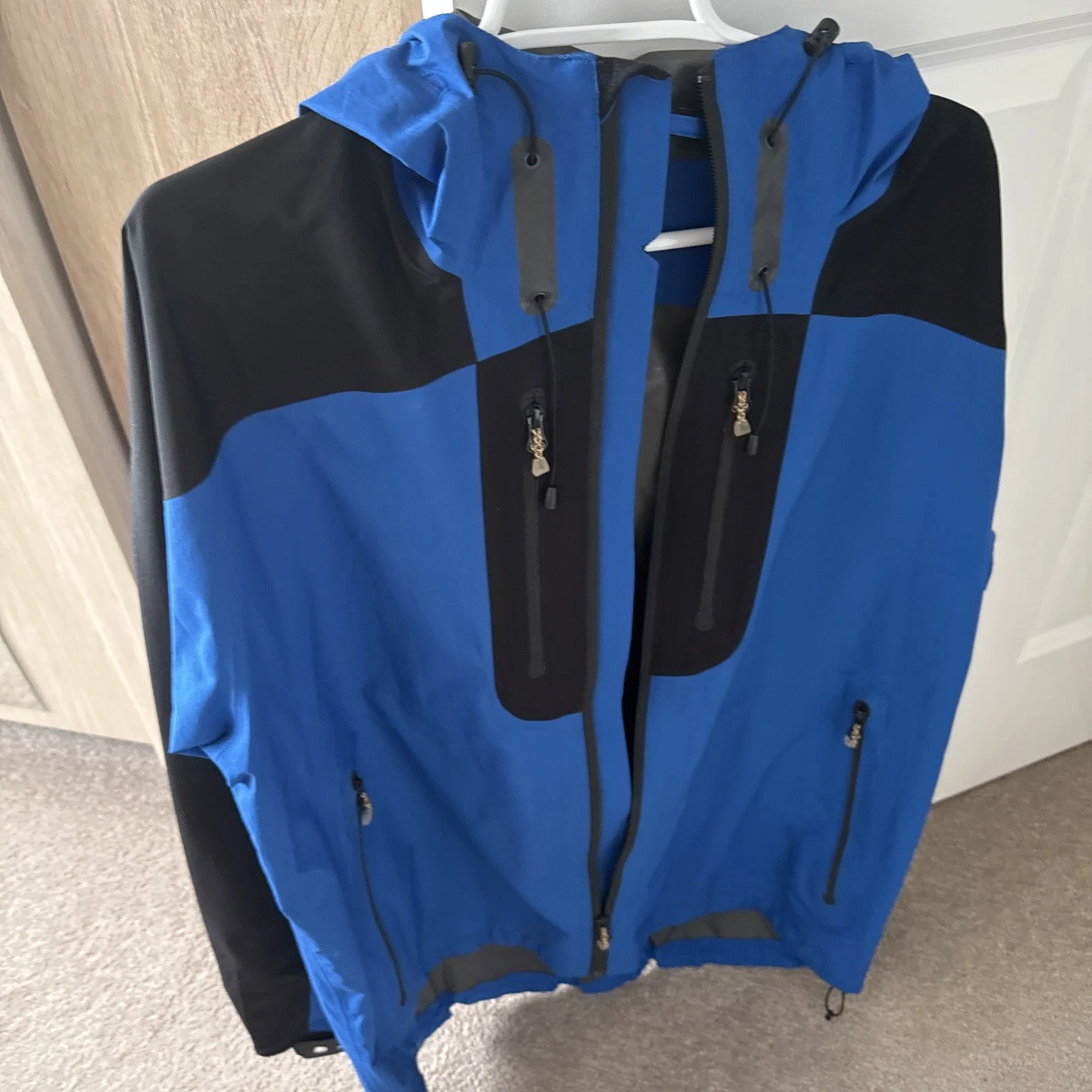 Cabelas Gortex Men’s L Tall Hooded Fishing Hunting Outdoor Rain Jacket Pre-owned
Opens in a new wind