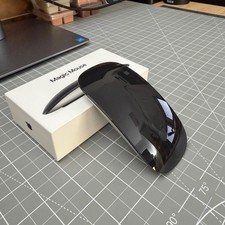 Apple Magic Mouse 2 - Black - A1657 - Lightni...