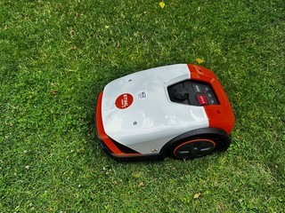 STIHL Mähroboter iMow3 bis 500 m2 neuwertig (1 Monat in Betrieb Werksgarantie)