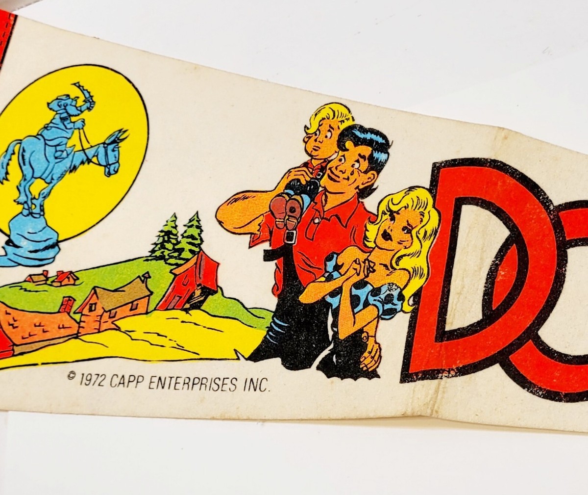 ビンテージ 70s 1972年 アーチーバンカー 缶バッジ 約7cm USA Dogpatch USA Vintage 1972 Lil Abner and Daisy Mae Sign 26