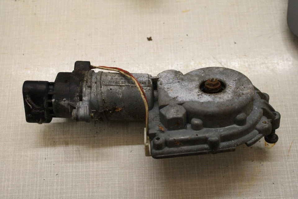 BMW 7er E38 Anpressdruckversteller Scheibenwischer vorn Links 67528360248 - Bild 4 von 4