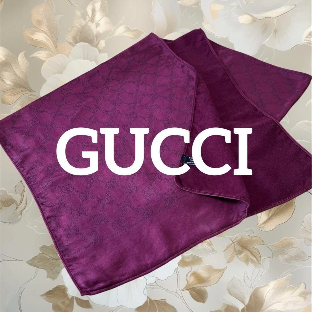 Écurie GUCCI Bordeaux en soie avec motif GG   Mode femme   Authentique   De Ja