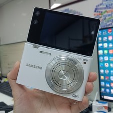 Samsung MV900f White 16.1MP 5 Zoom Flip-out Touch Screen Vlog Digital Camera