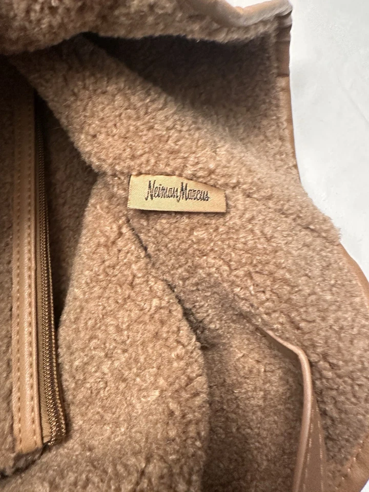 Bolsa tote Neiman Marcus falsa shearling marrom grande de pelúcia outono bolsa de ombro - Imagem 4 de 4