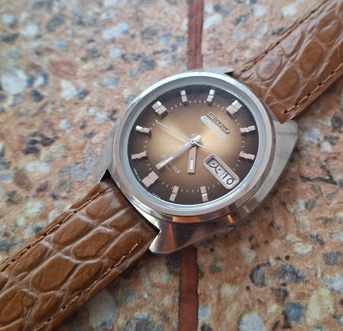 Vintage Seiko 5 Actus 21 Jewels Automatic 7019 7350 October 1975