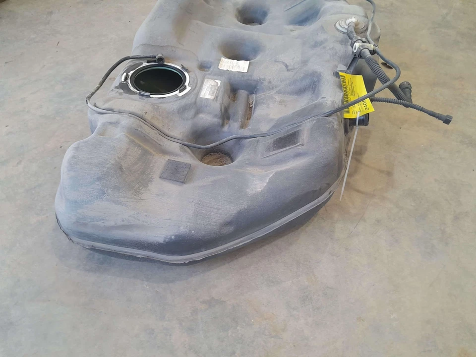 Ensamblaje de tanque de combustible Nissan Maxima 2016 Tanque de gasolina OEM 172023TA0A Foto 4 de 4