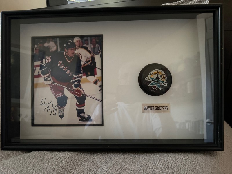 WAYNE GRETZKY framed/ personally signed 8x10 Rangers photo plus ALL STAR PUCK  