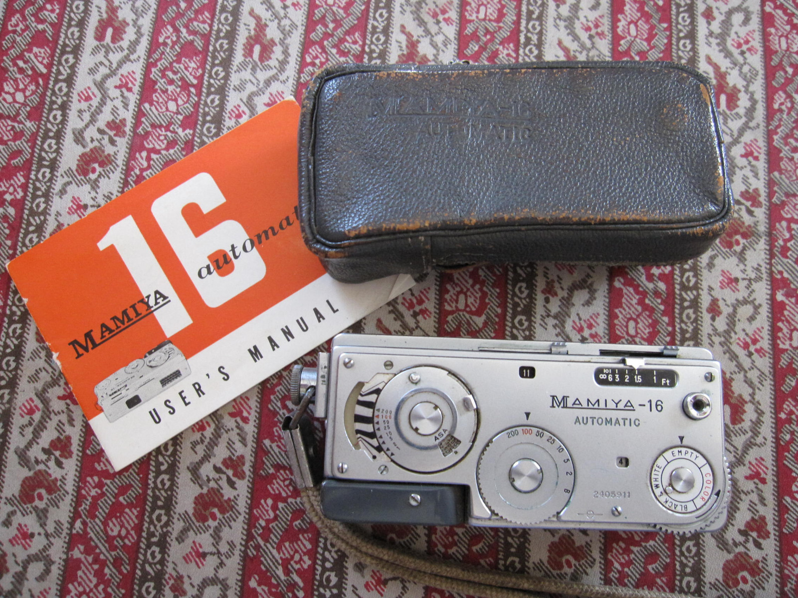 VTG Mamiya-16 Automatic Subminiature Film Camera / Original Case & User's Manual