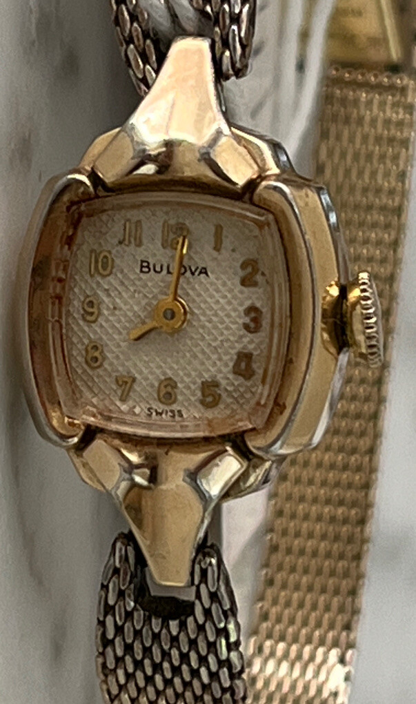 Vintage Bulova Mechanical Watch Women 10k R.G.P Runs see  display picture 1