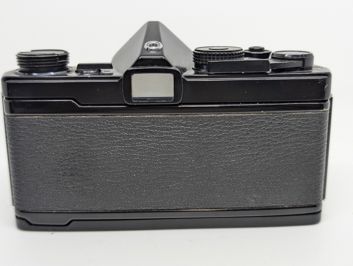 Olympus OM-1 black OM-SYSTEM F. Zuiko Auto-S 50mm 1:1.8 lens