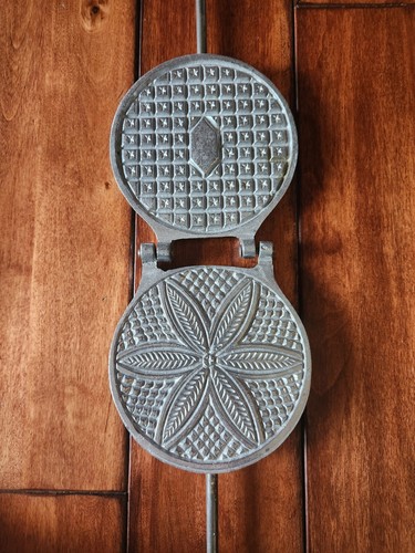 C Palmer Pizzelle Maker West Newton PA No 1R Stovetop Italian Cookie Waffle Vtg