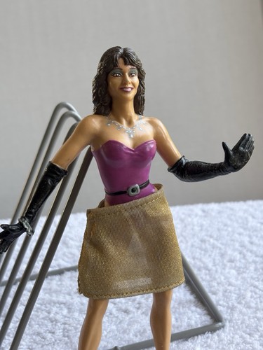 Miss Elizabeth Action figure with original skirt L...