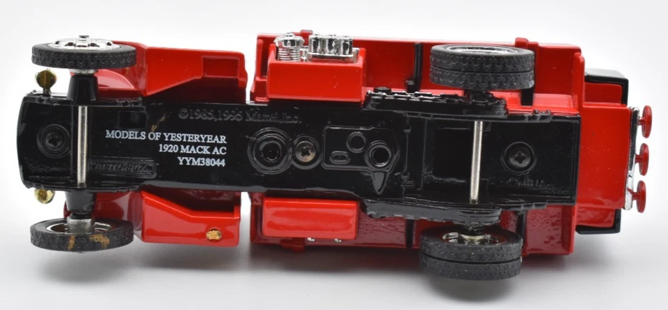 Matchbox Collectibles Yesteryear Mack AC Truck 1920 Texaco Tanker Truck. 38044 - Image 4 of 4