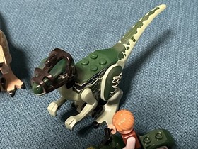 LEGO Jurassic World: Raptor Rampage 75917 Minifigs + Velociraptors ONLY