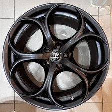 Genuine Alfa Romeo Giulia 19" Alloy Wheel 156158670 9J ET34 Excellent OEM (b)