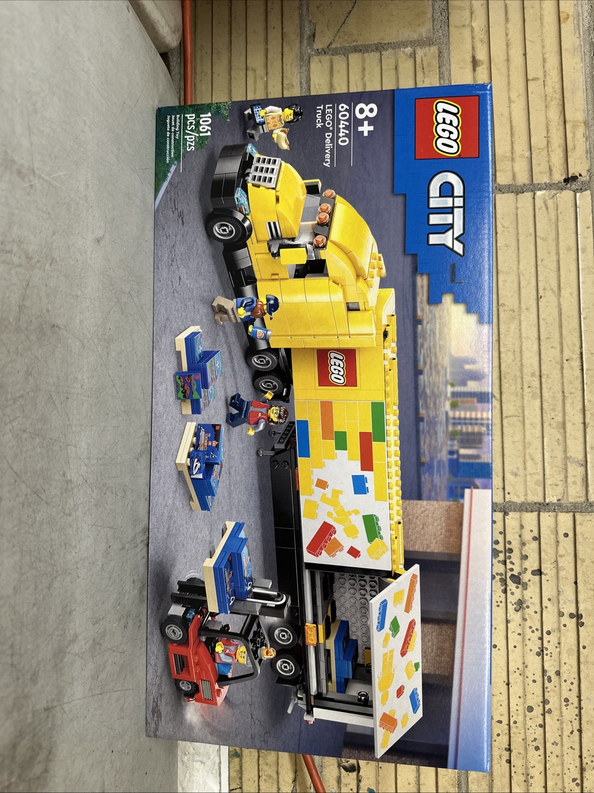 NEW LEGO City Yellow Delivery Truck (60440) 1061 Pcs