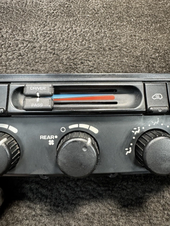 Chrysler Dodge Caravan Town & Country 2001-2003 climatización DORMAN Foto 3 de 4