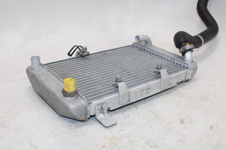 03-06 SUZUKI BURGMAN AN400S OEM MOTOR RADIADOR MOTOR ENFRIADOR RADIADOR DE REFRIGERACIÓN Foto 4 de 4