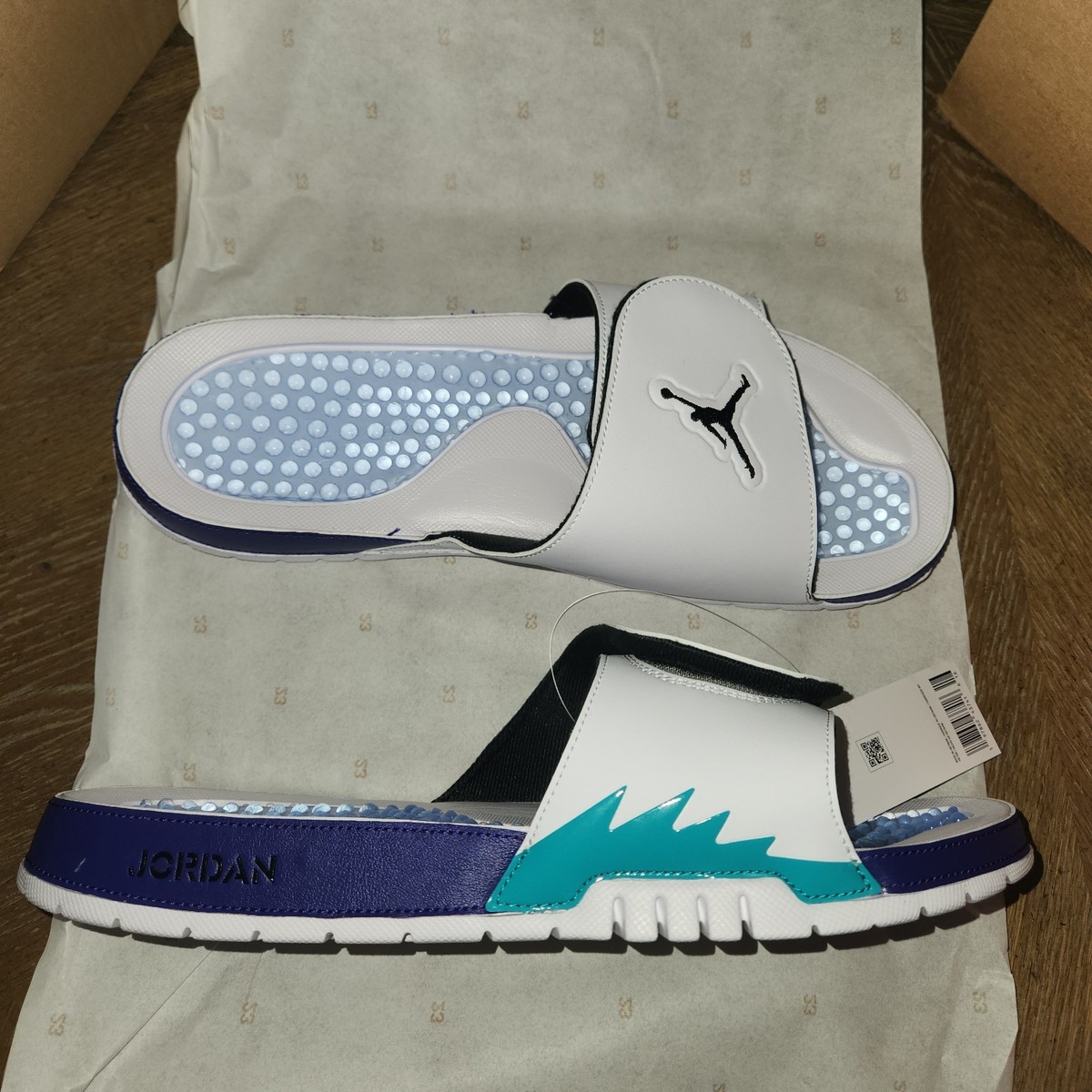 ナイキ ジョーダン ハイドロ 5 レトロ スライド 555501-103 Amazon | [ナイキ] ジョーダン ハイドロ V レトロ JORDAN HYDRO