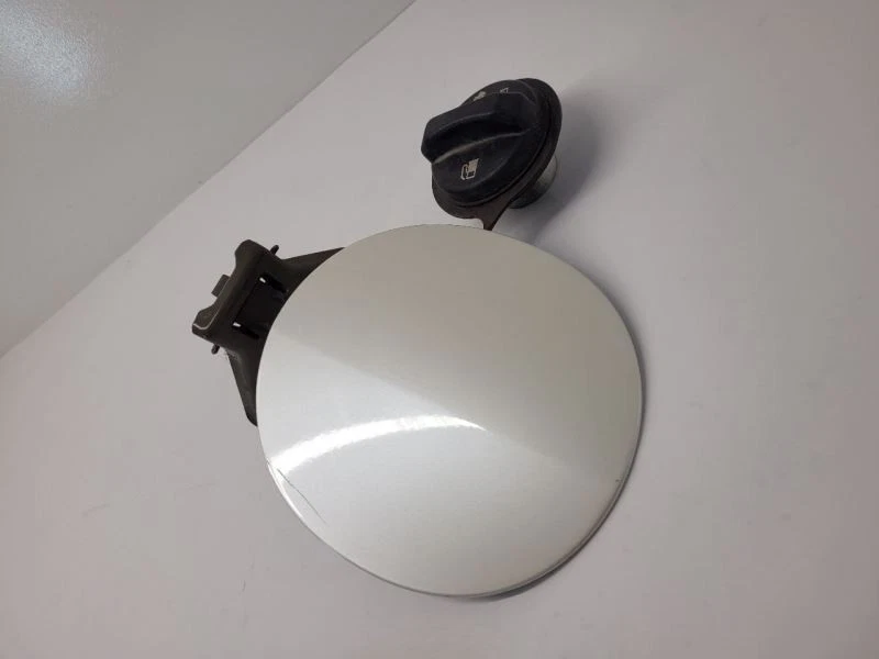 Дверца топливного бака 2006-2011 BUICK LUCERNE белая 25760487 06-11 - Изображение 2 из 4