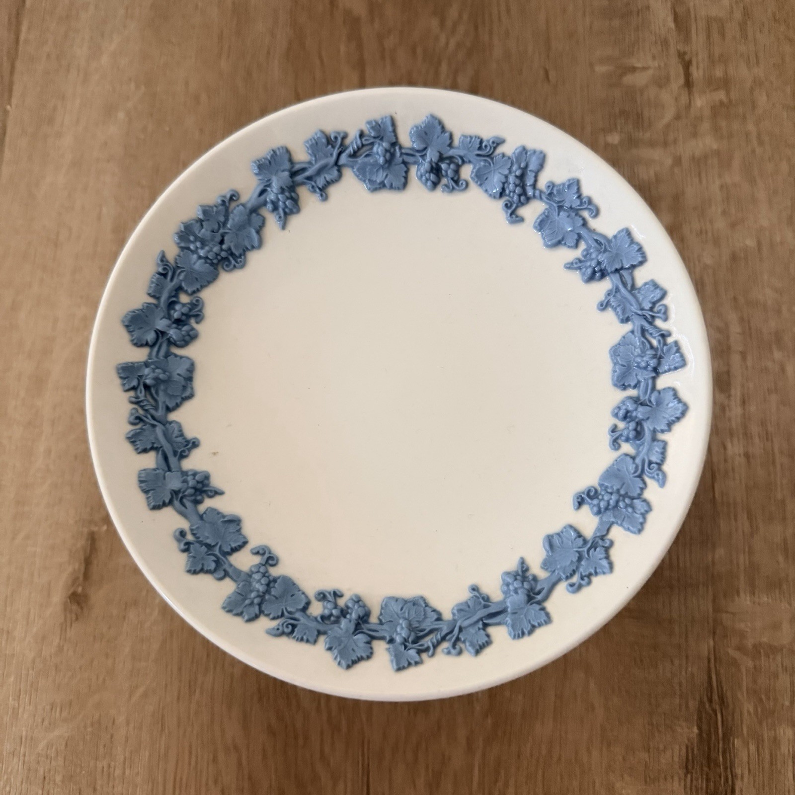 Vtg Wedgwood Queensware 6.5" Pedestal Plate Dish Embossed Blue on Cream Compote