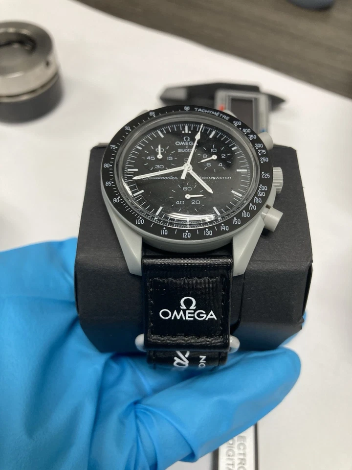 New MoonSwatch Mission To The Moon  Omega x Swatch Speedmaster Watch - Image 3 of 4