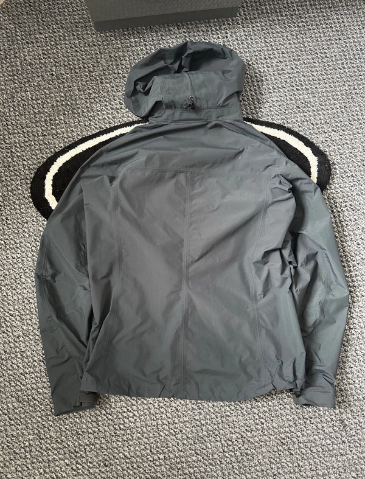 Arc'teryx Beta AR GORE-TEX Paclite Hooded Nylon Shell Jacket Grey M image 2