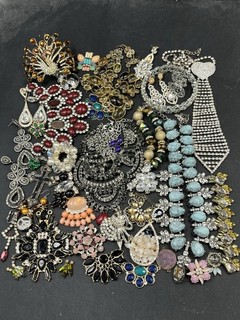 Lot Of 2 Pounds BROKEN Rhinestone Etc Jewelry As Is For Craft Harvest