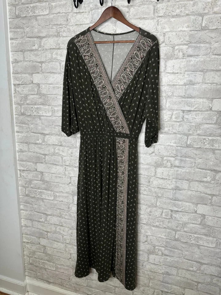 Maxi Vestido Granate Hill Ala de Murciélago Envolvente Mujer Pequeño Verde Oliva Crema Tejido Cachemira Foto 2 de 4