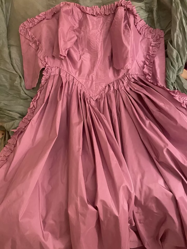 Vestido de seda lavanda do século XVIII - Imagem 4 de 4