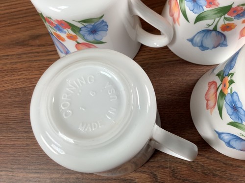 Corelle Mugs / Cups And Saucers 4 Sets FRESH CUT TULIPS 3.5" Flowers On White - Picture 8 of 14