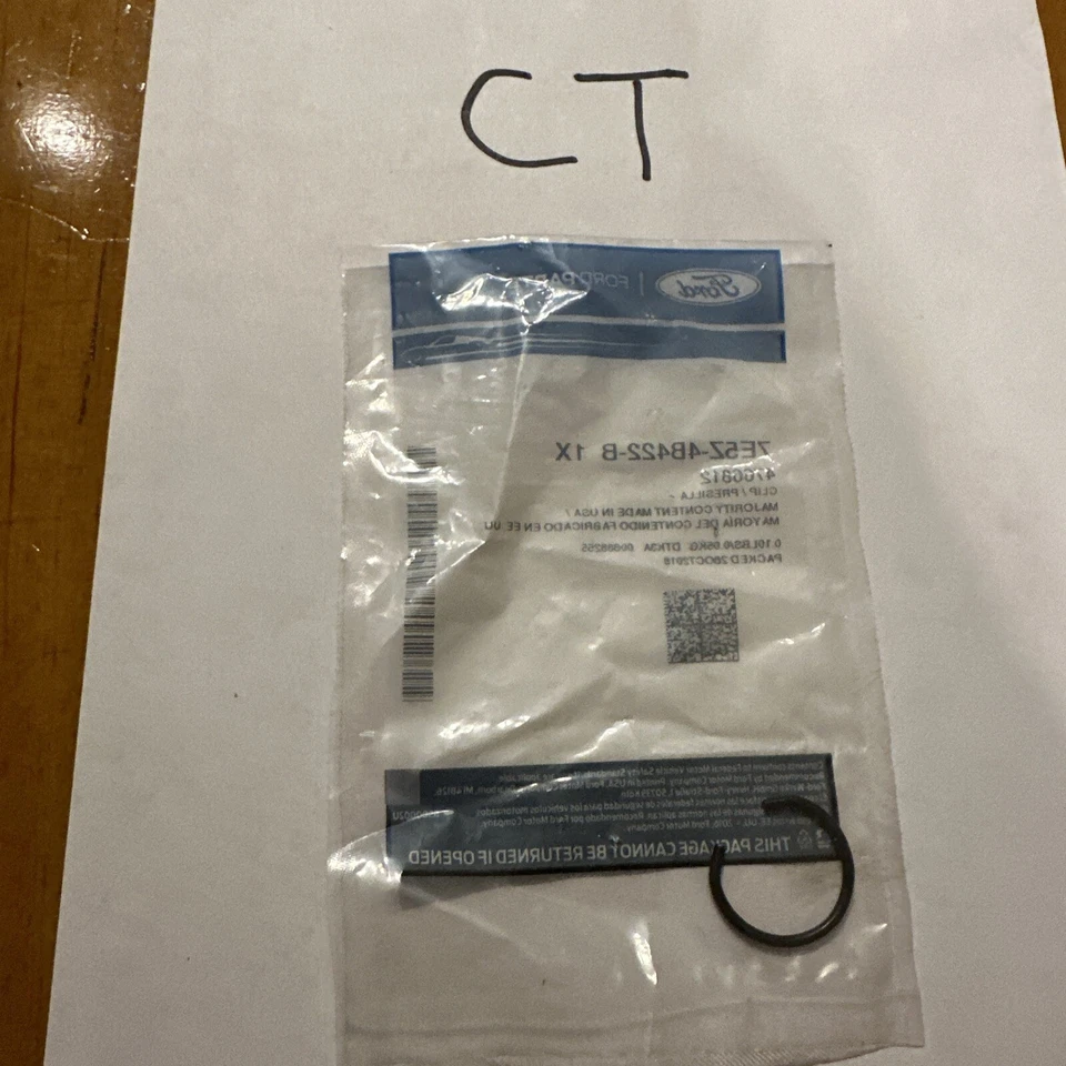 Conjunto de retenedor de eje de suspensión trasera Ford OEM 7E5Z4B422B - sellado Foto 2 de 2