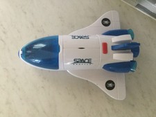 ASTRO VENTURE 63112 SPACE SHUTTLE TOY WITH LIGHTS AND SOUNDS NO FIGURES