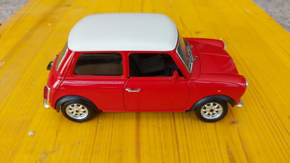 Mini Cooper 1964 Burago 1:16 Rossa Diecast Modellino Auto Collezione - Immagine 4 di 4