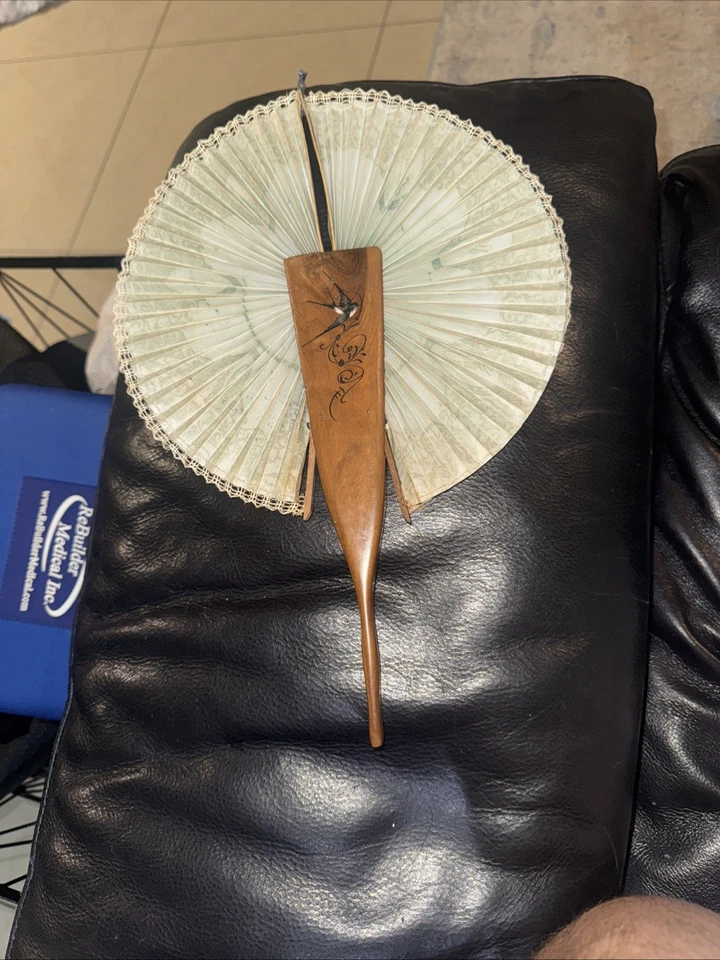 Antique Sorrento Ware Olive Wood Hand Held Hand Painted Folding Fan With Mirror - Image 3 of 4