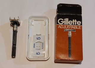 Gillette Super Adjustable Black Beauty Safety Razor 109 DE Razor Z2 1979 Vintage