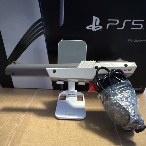 Nintendo Zapper Light Gun NES-005 Gray for Nintendo NES Original Authentic 
