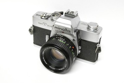 Minolta SRT303  mit MC 1,7  / 50 mm Objektiv analoge SLR  SRT303